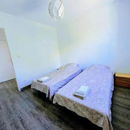 Maison Lumineuse Et Climatisée, à 12mn Hyères