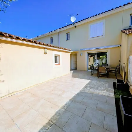 Maison Lumineuse Et Climatisée, à 12mn